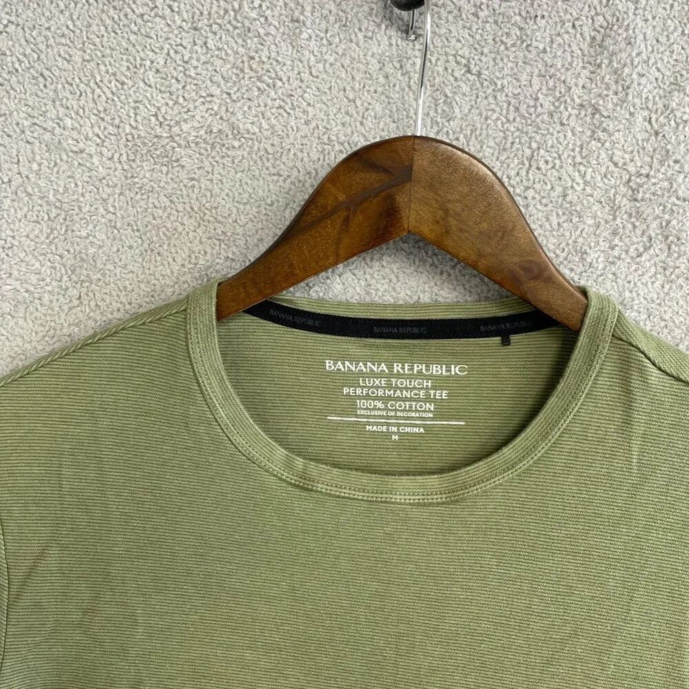 NWOT Banana Republic Men's M Luxe Touch Performance Tee Olive Green